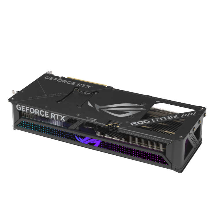 نمای نزدیک از لوگوی ROG روی کارت گرافیک RTX 5070 Ti